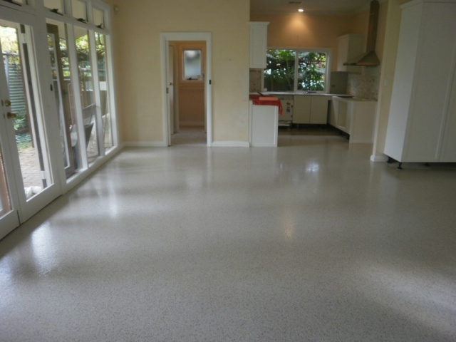 Main living area floor: Multiflake