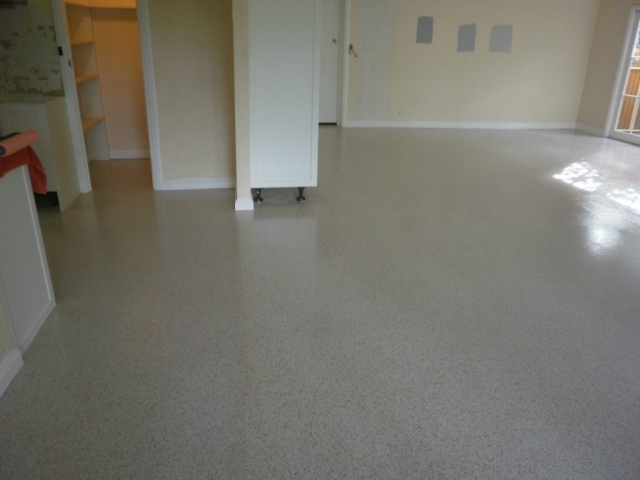 Main living area floor: Multiflake seamless floor