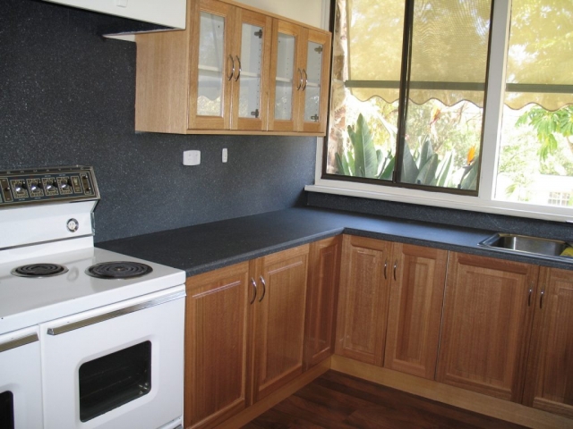 Benchtop resurfacing, kitchen splashback in Multiflake
