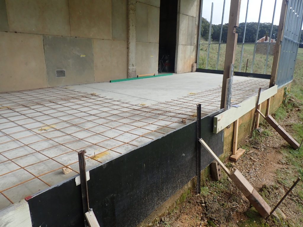 Concrete resurfacing: Levelling existing concrete
